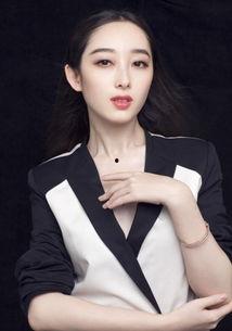 于果个人资料,才华横溢的年轻艺术家，多才多艺的人生探索者